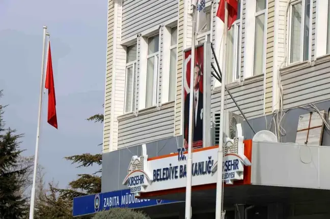 Kırşehir Belediyesi, Cumhuriyet Bayramı için 780 bin liralık sahne kuruyor