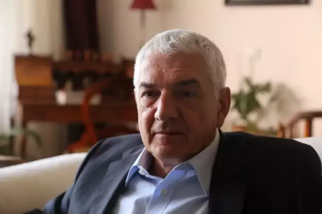 Ömer Önhon kimdir, kaç yaşında, nereli? Ömer Önhon biyografisi nedir, uzmanlık alanları neler?