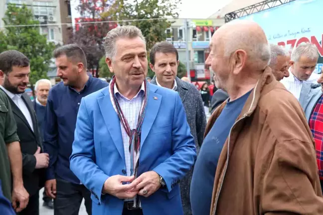 Gaziosmanpaşa'da Karalahana Çorbası ve Mısır Ekmeği Dağıtıldı