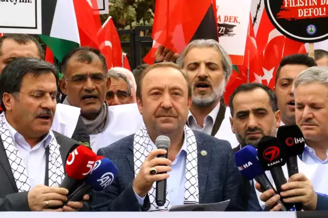 TOÇ BİR-SEN Üyeleri İsrail'in Gazze'ye Saldırılarını Protesto Etti