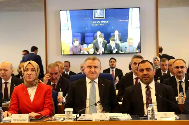 Gençlik ve Spor Bakanı Osman Aşkın Bak: