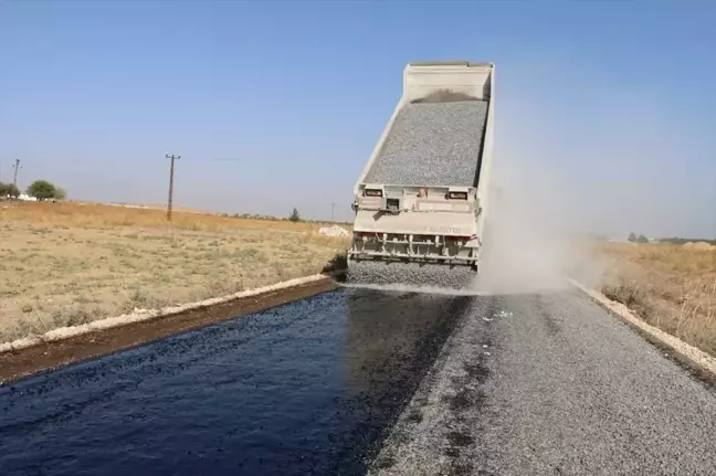 Şanlıurfa Büyükşehir Belediyesi Kırsal Mahallelerde Yol Yapım Çalışmalarına Devam Ediyor