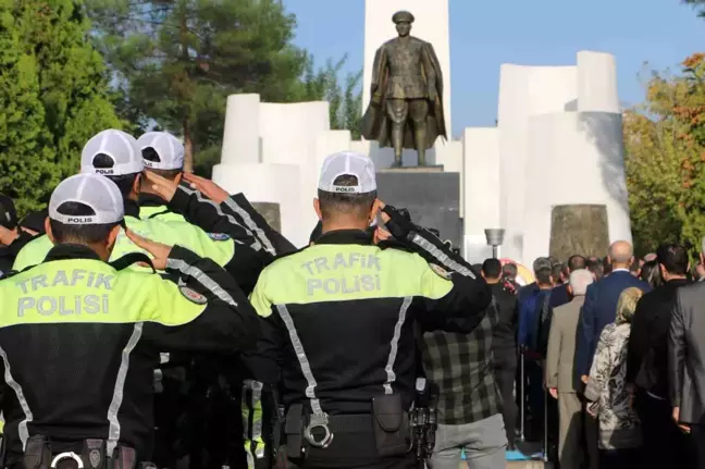 Bafra'da Atatürk'ün ölüm yıl dönümü törenle anıldı