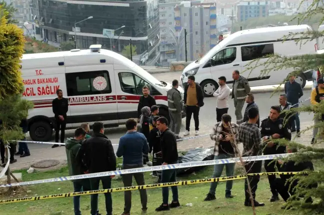 Şırnak'ta bir apartmanın bodrum katında çıkan yangında 1 çocuk öldü, 3 çocuk yaralandı