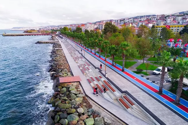 Akçaabat'ta sahil parkının birinci etap çalışmaları tamamlandı