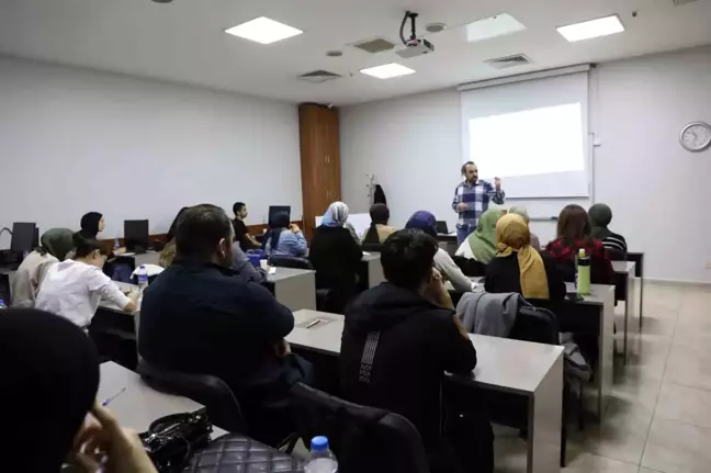 Esenler Medya Akademisi'nde Dersler Başladı