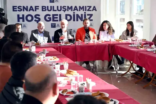 Isparta Belediye Başkanı Şükrü Başdeğirmen, Şehir Hastanesi Karşısındaki Esnaflarla Buluştu