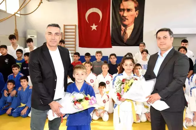 Manisa Büyükşehir Belediyespor Judo Takımı Antrenmanını Ziyaret Etti