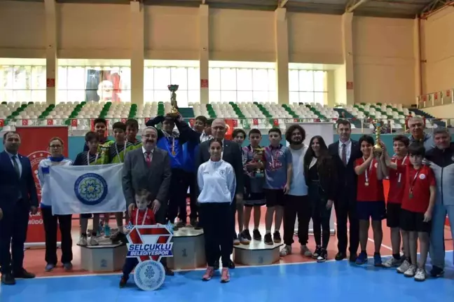 Küçükler Masa Tenisi Türkiye Grup Şampiyonasında Dereceye Giren Sporculara Ödülleri Verildi
