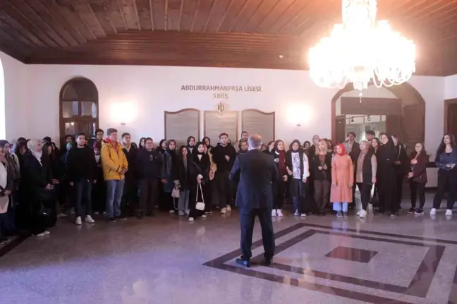 Üniversite eğitimi için ilk kez Kastamonu'ya gelen öğrencilere şehir turu