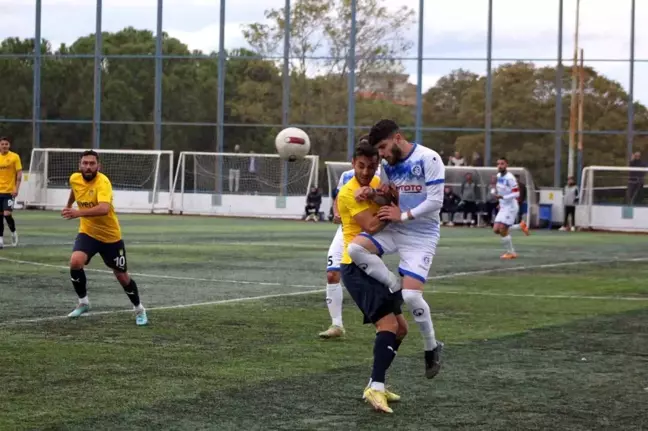 İzmirspor, Alaçatıspor'u 4-0 mağlup etti