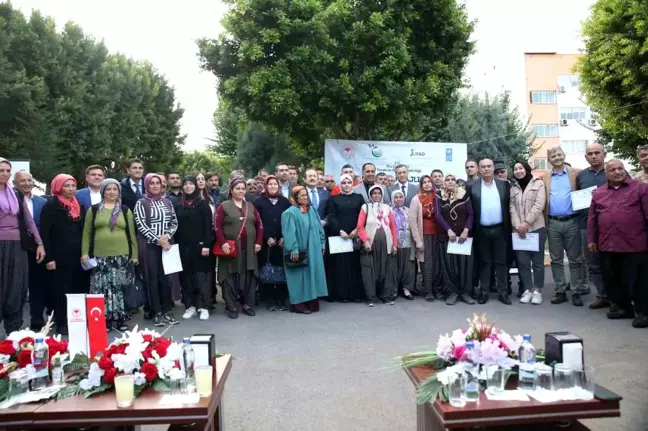 Mersin'de çiftçilere destek: Güneş paneli ve makineler dağıtıldı