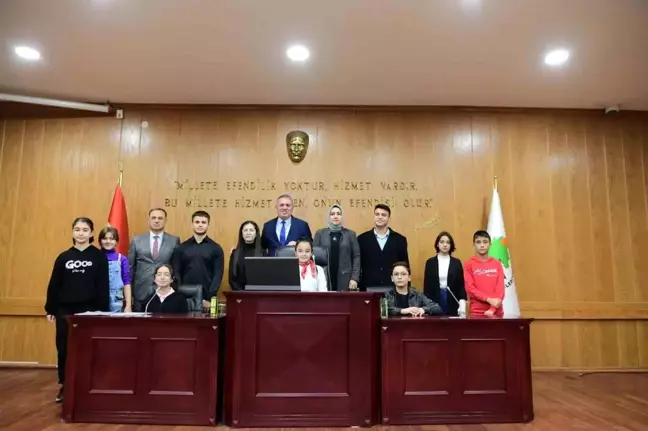 Mamak Belediyesi Meclis Salonu'nda Dünya Çocuk Hakları Günü ve Filistin'deki çocuk katliamları konuşuldu