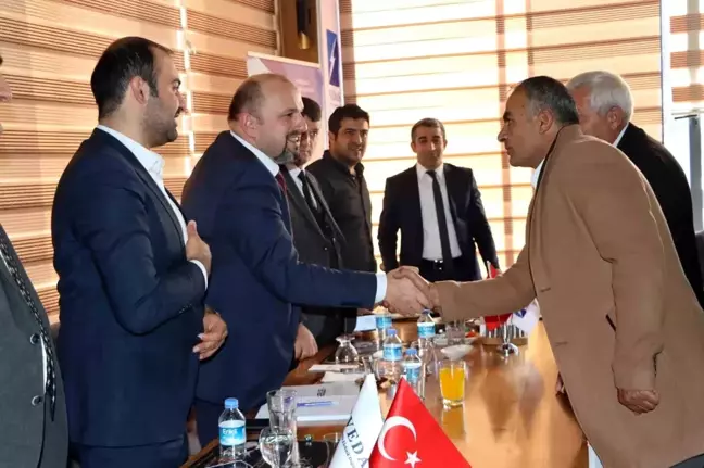 VEDAŞ Hakkari'de muhtarlarla toplantı yaptı