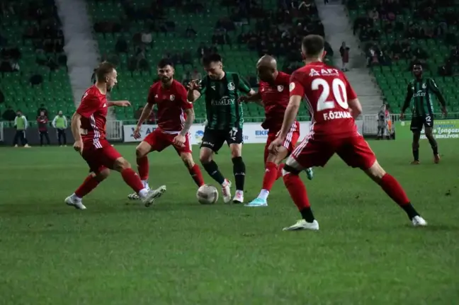 Sakaryaspor ve Erzurumspor FK Berabere Kaldı