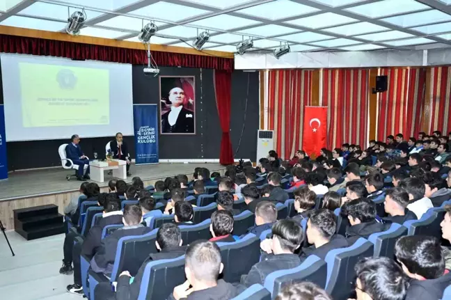 Bursa Büyükşehir Belediye Başkanı Alinur Aktaş, Mesleki Teknik Anadolu Lisesi öğrencileriyle buluştu