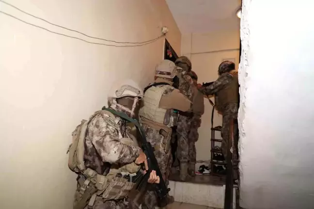 Mersin'de Uyuşturucu Operasyonu: 8 Şüpheli Gözaltına Alındı