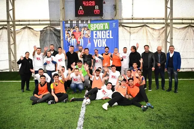 Tuzla'da Özel Çocuklar İle Futbol Maçı Düzenlendi
