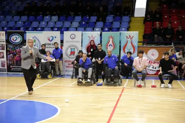 Kütahya Belediye Başkanı Engelliler Günü etkinliğine katıldı