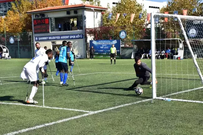 Şahinbey Belediye Gençlik ve Spor Kulübü Ampute Futbol Takımı Depsaş Enerji'yi 5-0 Mağlup Etti