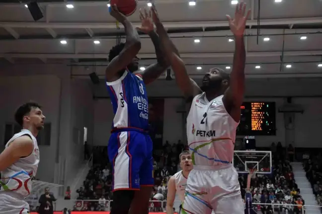 Anadolu Efes, Aliağa Petkimspor'u uzatmada mağlup etti