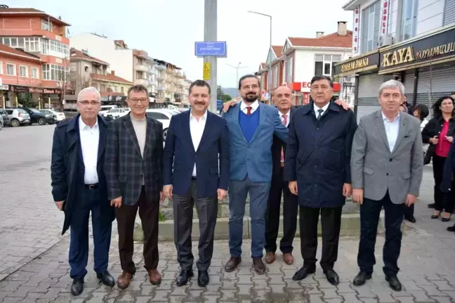 Balıkesirli Kardiyoloji Uzmanı Doç. Dr. Eyüp Avcı'ya Yenice'de Cadde İsmi Verildi