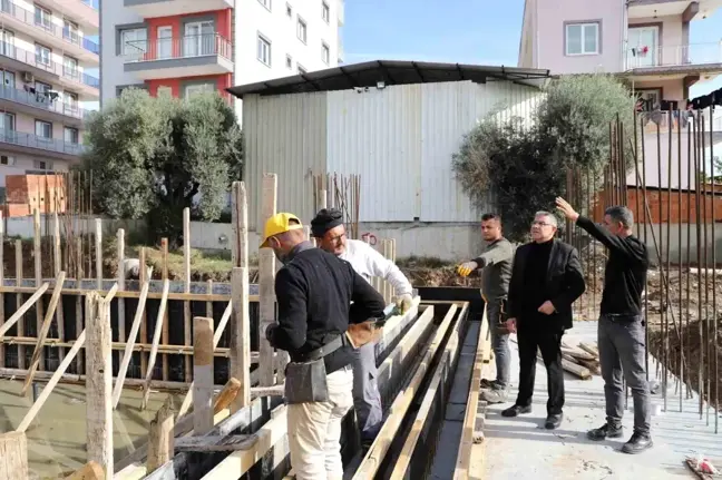 Köşk Belediye Başkanı Nuri Güler, Yarı Olimpik Yüzme Havuzu İnşaatını İnceledi