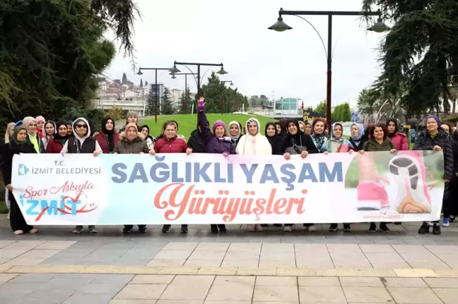 İzmit Belediyesi Kadınlara Yürüyüş Organizasyonu Düzenledi
