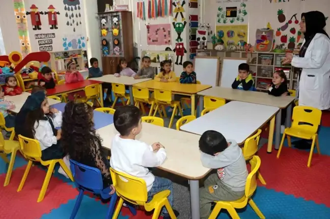 Şanlıurfa Büyükşehir Belediyesi Kadın Destek Merkezleri Kadınlara El Becerileri ve Çocuklara Eğitim Sunuyor