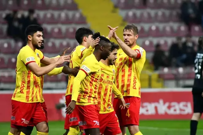 Kayserispor, Ziraat Türkiye Kupası'nda Vanspor FK'yı 4-0 mağlup etti