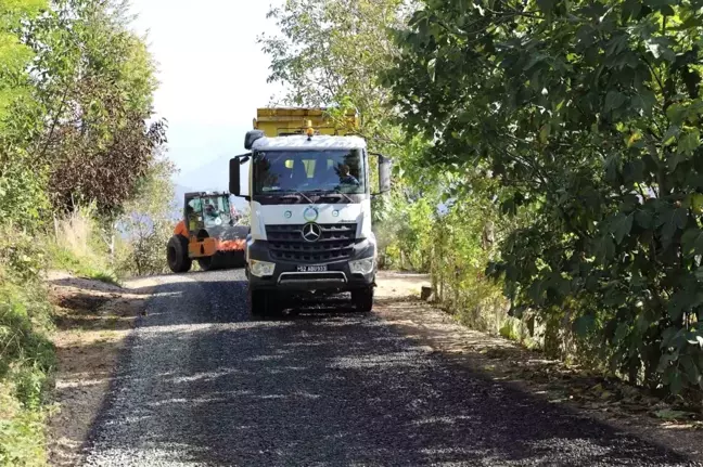 Ulubey'de 30 kilometre yol sıcak asfalt ile buluşturuldu