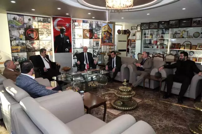 Odunpazarı Belediye Başkanı Kazım Kurt, Eskişehir Esnaf ve Sanatkarlar Odaları Birliği'ni ziyaret etti