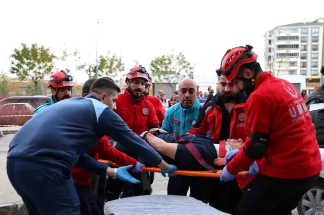 Elazığ Fethi Sekin Şehir Hastanesinde Deprem ve Yangın Tatbikatı Gerçekleştirildi