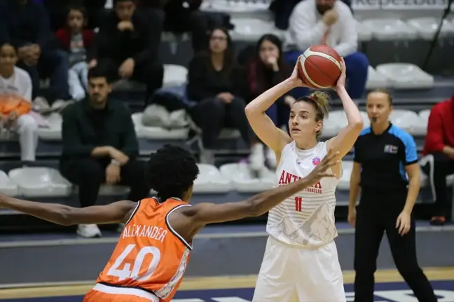 Antalya Büyükşehir Belediyespor Toroslar Basketbol, Tango Bourges Basket'e yenildi