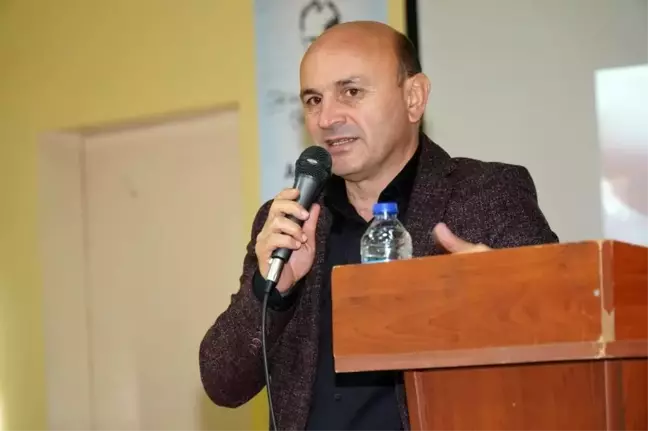 Yalova Altınova Belediye Başkanı Liselilere Tavsiyelerde Bulundu