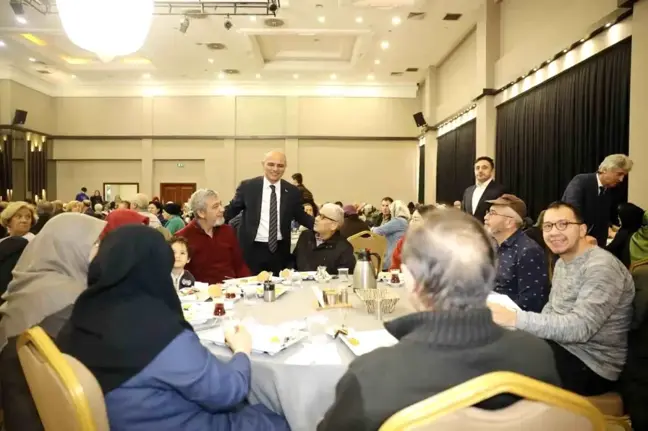 Körfez Belediye Başkanı Şener Söğüt, Tütünçiftlik Sahili'nde 60+ Aktif Yaşlanma Kulübü'nü hayata geçirecek