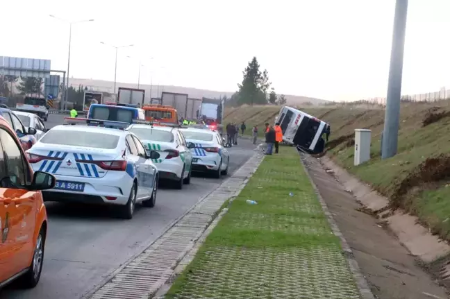 Şanlıurfa'da otobüs tırla çarpıştı: 10 yaralı