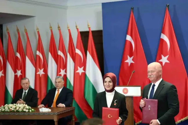 Türkiye ve Macaristan arasında Yüksek Düzeyli Stratejik İşbirliği Konseyi'nin 6'ncı toplantısı yapıldıTürkiye ve Macaristan arasında 17 maddelik iş...