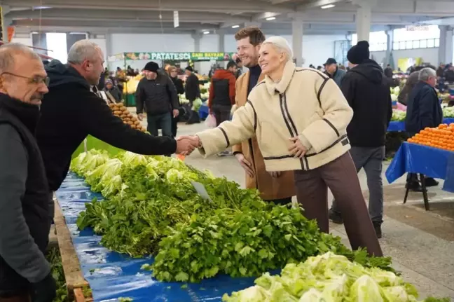 Bilecik Belediye Başkan Vekili Melek Mızrak Subaşı, kapalı pazar esnafını ziyaret etti