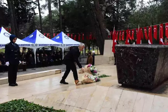 Şahinbey Belediyesi, 25 Aralık etkinliklerinde şehitlerini andı
