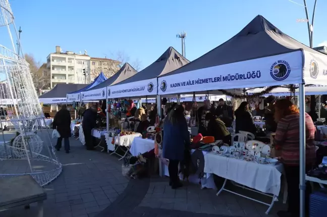 Kartal Belediye Başkanı Gökhan Yüksel, Kadın Emeği Pazarı'nı Ziyaret Etti