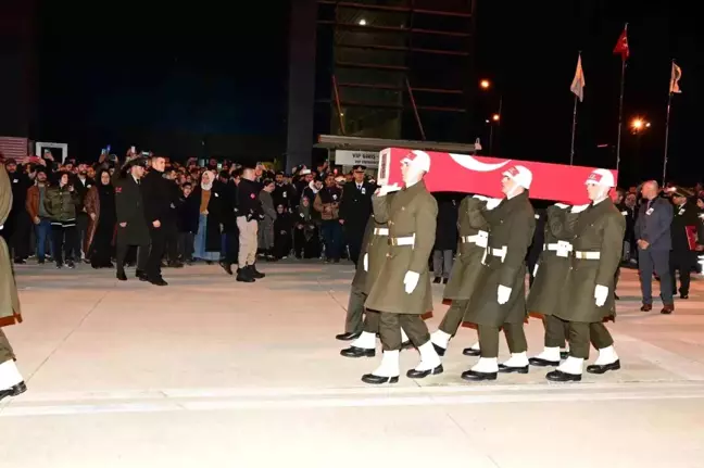 Pençe-Kilit Operasyon Bölgesi'nde şehit düşen Piyade Sözleşmeli Er Çağatay Erenoğlu'nun cenazesi memleketi Sinop'a getirildi