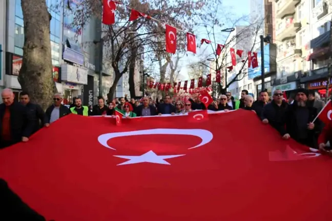 Kocaeli'de terör saldırılarında şehit olan askerleri anmak için yürüyüş düzenlendi