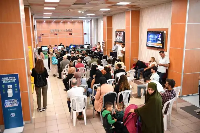 Tuzla Belediye Başkanı Dr. Şadi Yazıcı, Randevusuz Halk Günü'nde Tuzlalı vatandaşlarla buluştu