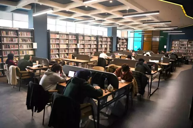 Çayırova'daki Kitap Kahveleri 82 Bin Kişi Tarafından Ziyaret Edildi