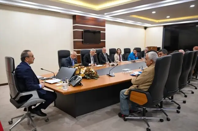 Kocaeli Valisi Seddar Yavuz, Halk Günü buluşmalarında vatandaşlarla bir araya geliyor
