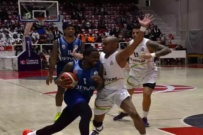 Aliağa Petkimspor, evinde Onvo Büyükçekmece'yi yendi