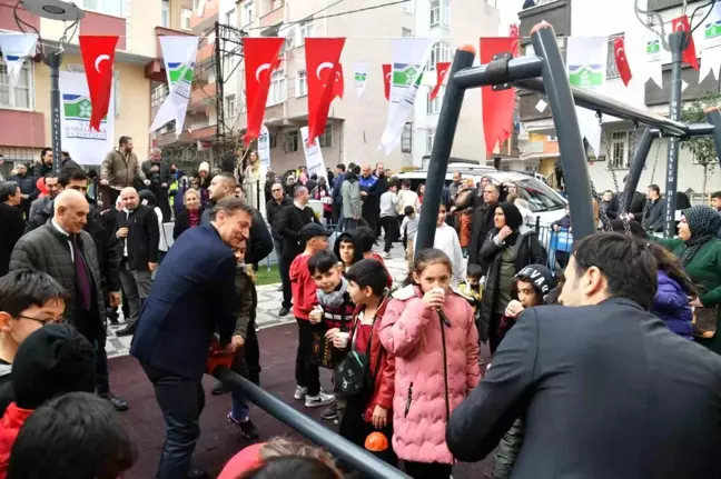 Bahçelievler'de Şehit Eren Bülbül ve Şehit Astsubay Çavuş Burak Şahin İsimli Parkların Açılışı Yapıldı