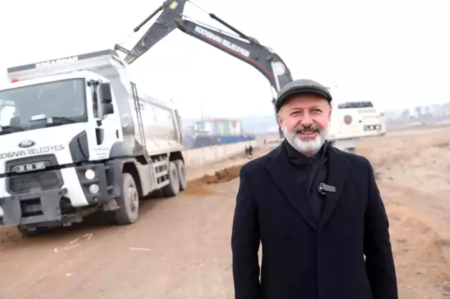 Kocasinan Belediye Başkanı Ahmet Çolakbayrakdar, Erkilet Camikebir Mahallesi'nde Yapımı Devam Eden Projeleri İnceledi
