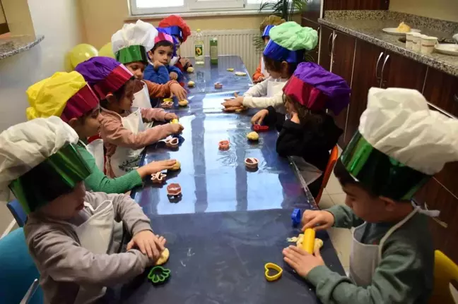 Şahinbey Belediyesi'nden çocuklara pasta yapma kursu